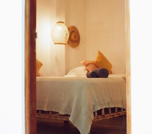 带2个双人床的标准工作室, Maria Bonita Sri Lanka