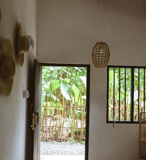 标准单人间, Maria Bonita Sri Lanka