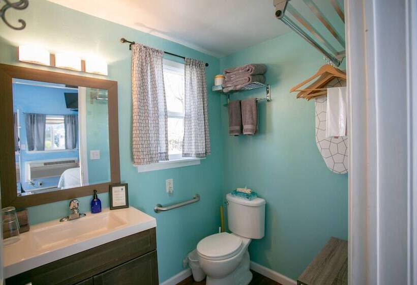 经济房, Outside Inn