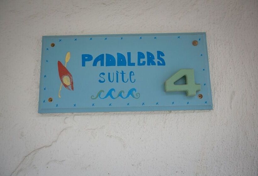 家庭套房, Outside Inn