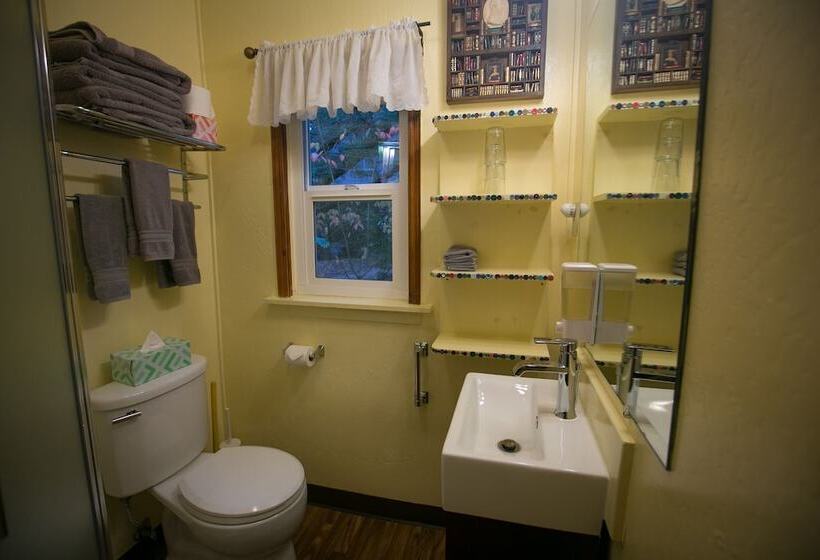 غرفة قياسية, Outside Inn