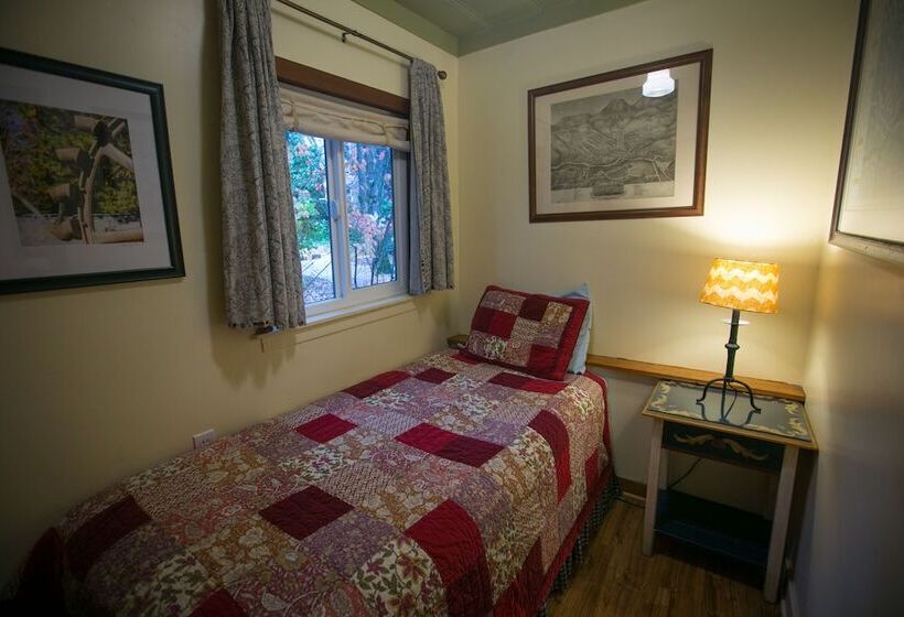 غرفة قياسية, Outside Inn