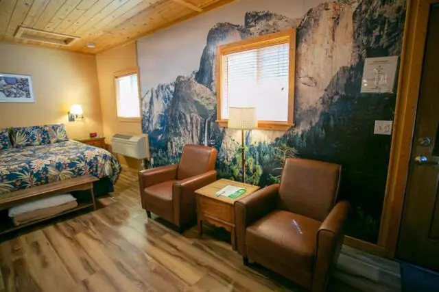 Deluxe Suite King Bed, Outside Inn