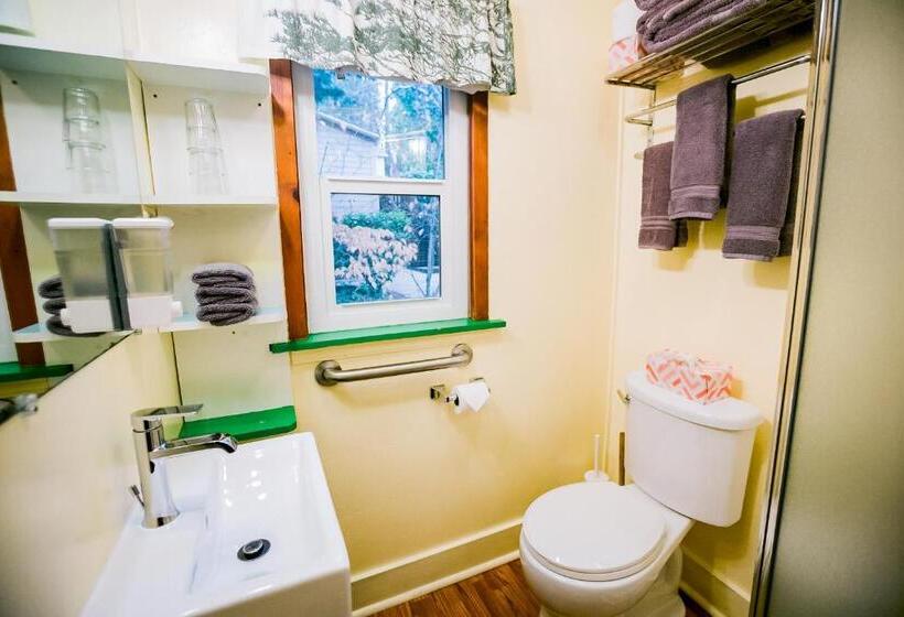 豪华房间, Outside Inn