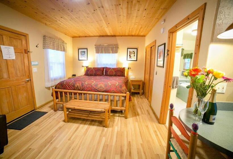 جناح ديلوكس, Outside Inn