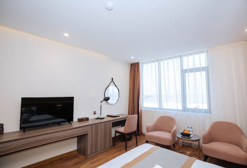 اتاق سوپریور با تخت بزرگ, Thông đỏ