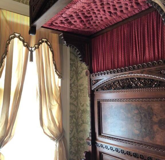 جناح, The Montgomery B&b