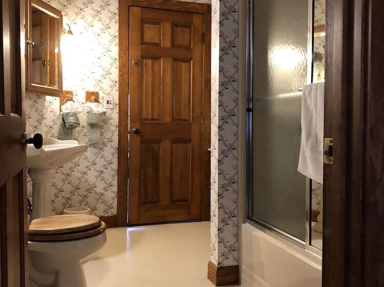 Номер Стандарт, Aiken Manor B&b