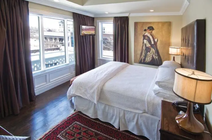 اتاق سوپریور با تخت بزرگ, Dickson Street Inn