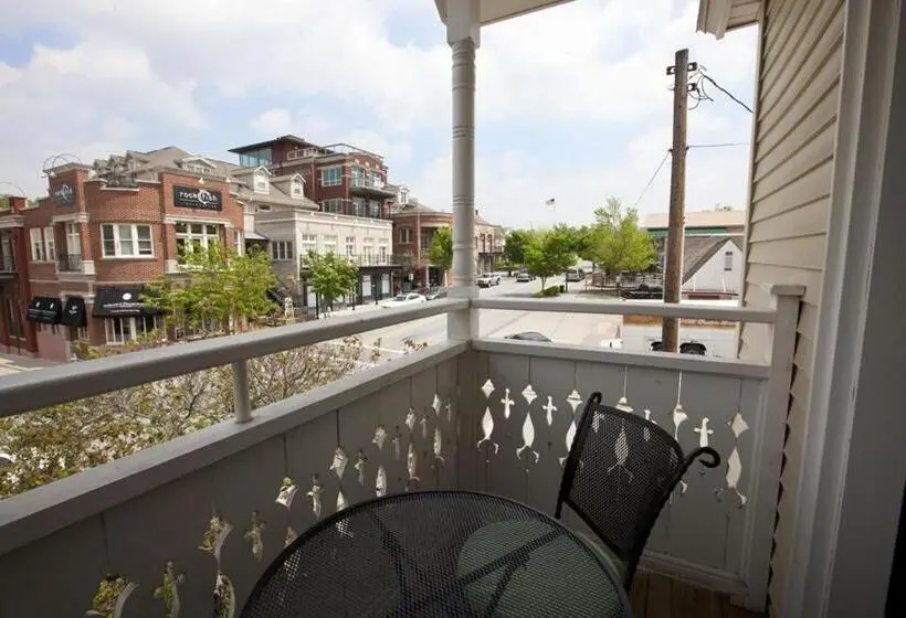 اتاق سوپریور با تخت بزرگ, Dickson Street Inn