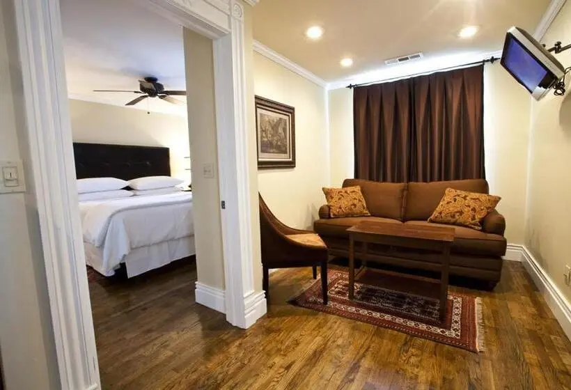 اتاق لوکس سه تخته, Dickson Street Inn