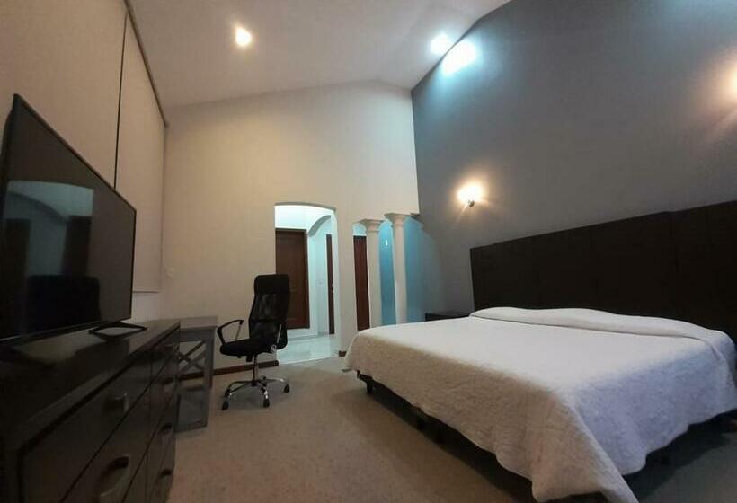 Номер Deluxe, Candelero