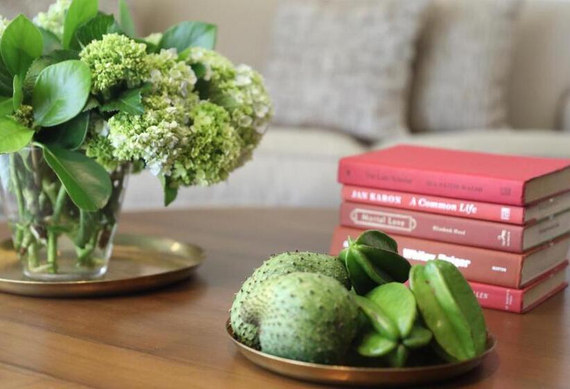 سوییت اجرایی, W15 Hanthana Estate Kandy