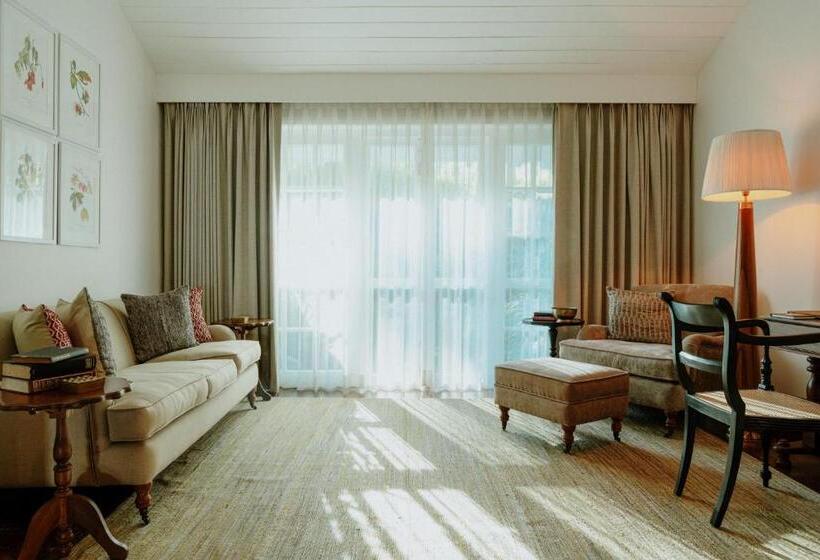 سوییت لوکس, W15 Hanthana Estate Kandy