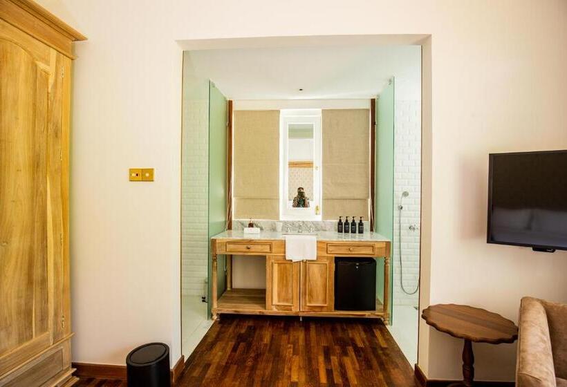 سوییت, W15 Hanthana Estate Kandy