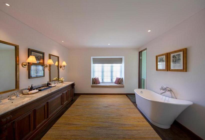 سوییت اجرایی, W15 Hanthana Estate Kandy