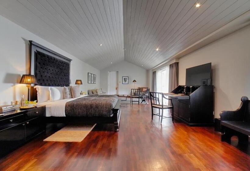 سوییت لوکس, W15 Hanthana Estate Kandy