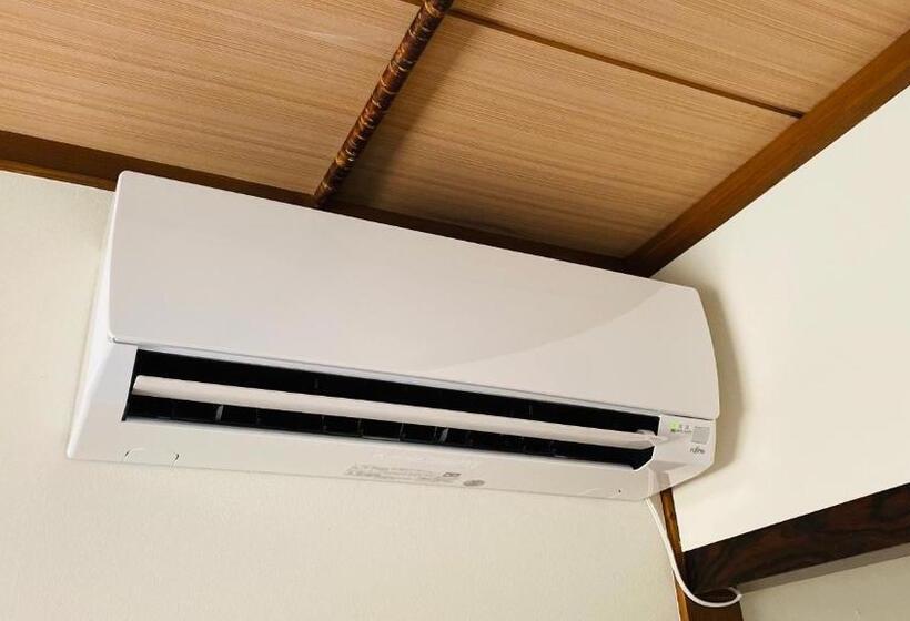 标准三人间, 2nd House