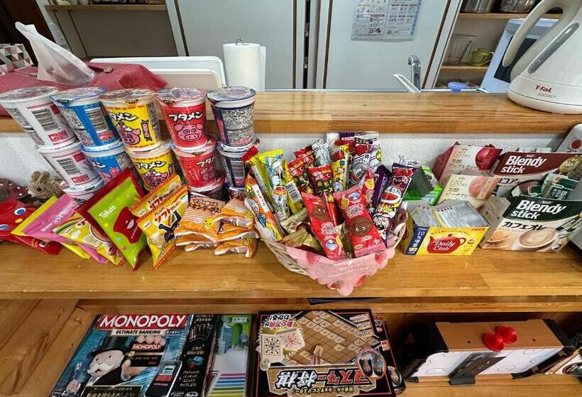 标准三人间, 2nd House