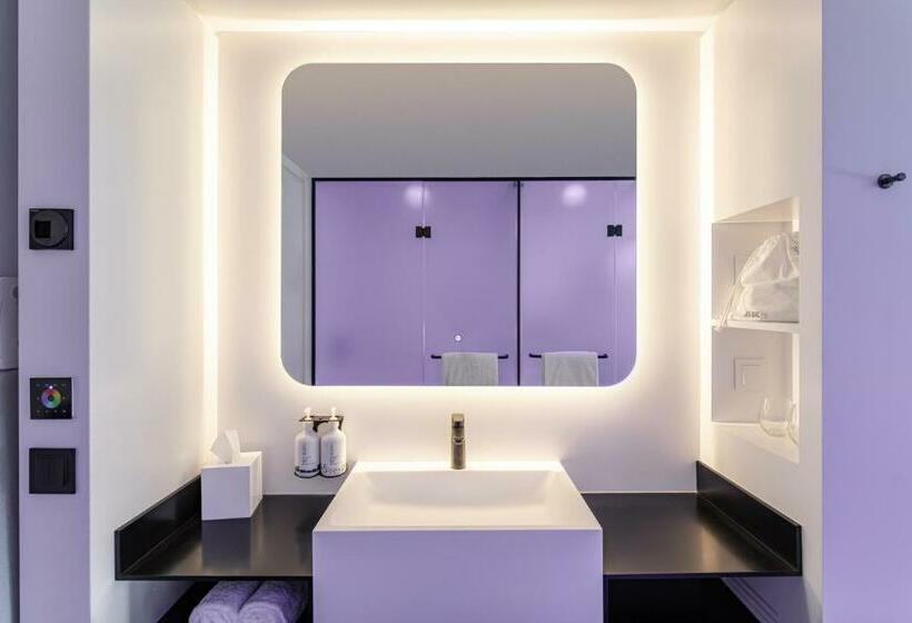 اتاق پرمیوم, Yotel Porto