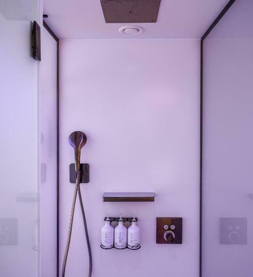 اتاق پرمیوم, Yotel Porto