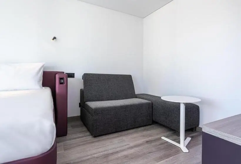 Perhesviitti, Yotel Porto
