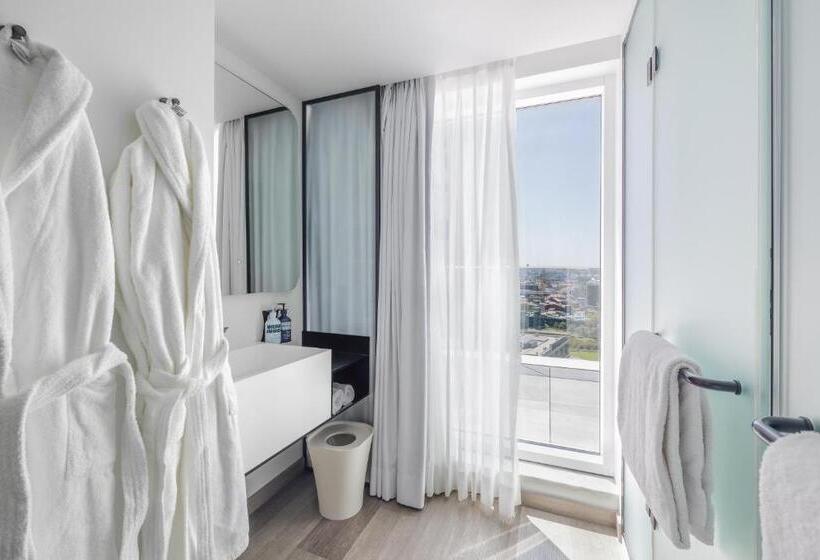 سوییت خانوادگی, Yotel Porto