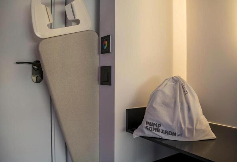 اتاق استاندارد سه نفره, Yotel Porto