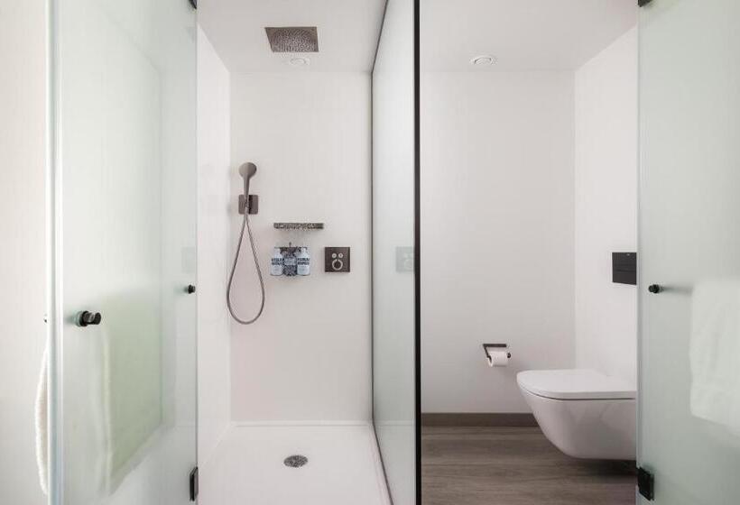 اتاق استاندارد سه نفره, Yotel Porto