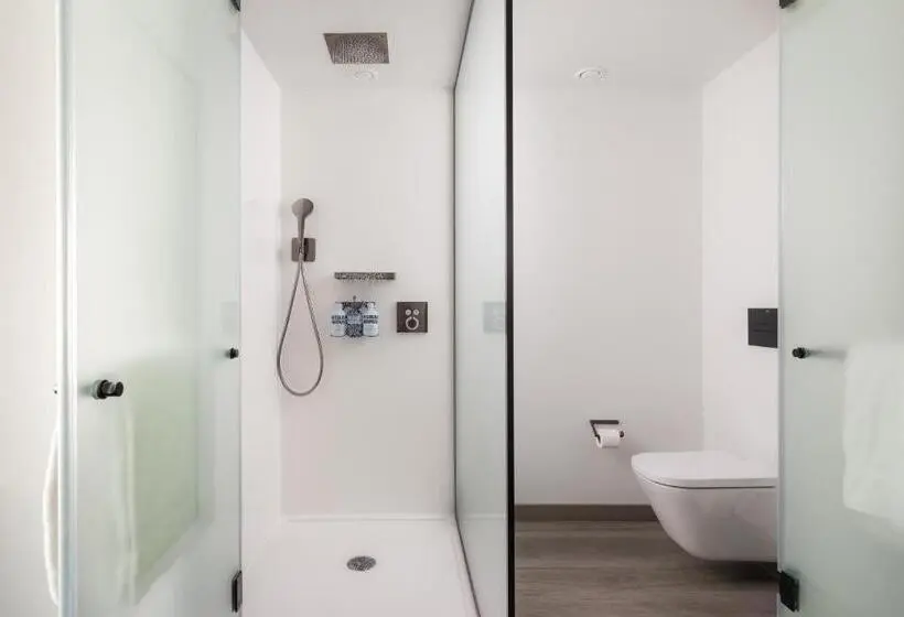 Standard Kolmen Hengen Huone, Yotel Porto