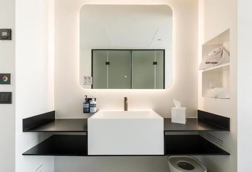 Standard Kolmen Hengen Huone, Yotel Porto