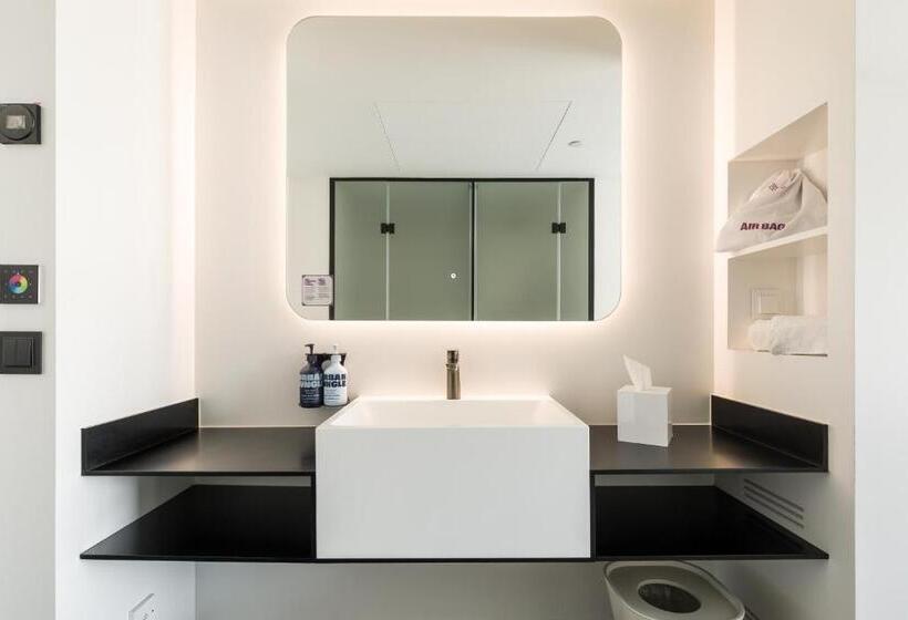 اتاق خانوادگی, Yotel Porto