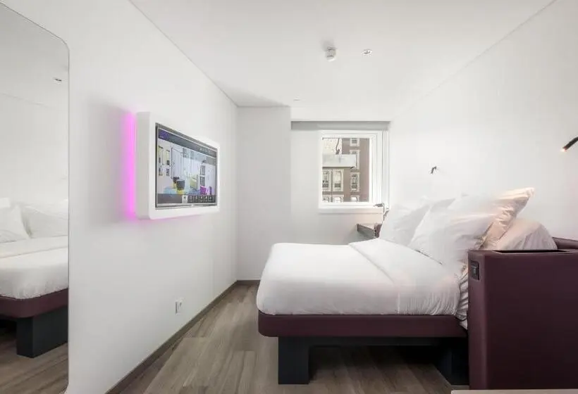 Perhehuone, Yotel Porto