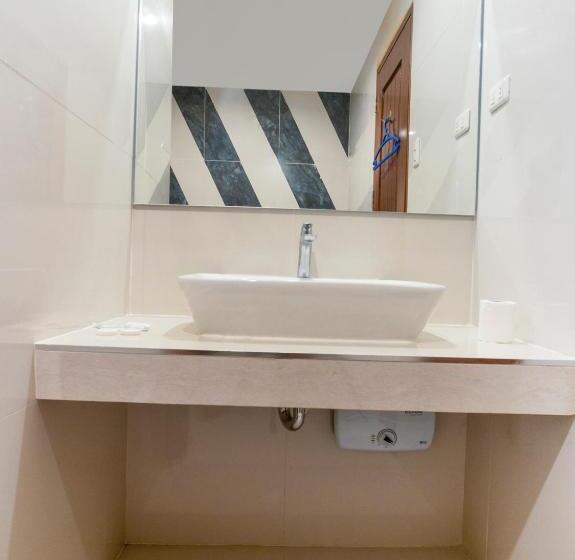 Superior Rum, Capital O 460 World Palace