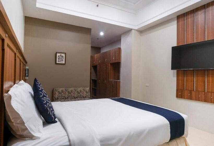 Superior Rum, Capital O 460 World Palace