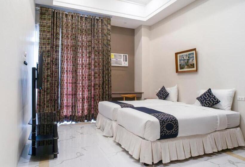 Svit, Capital O 460 World Palace