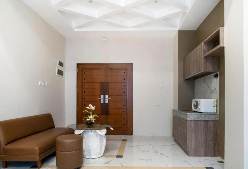 Svit, Capital O 460 World Palace