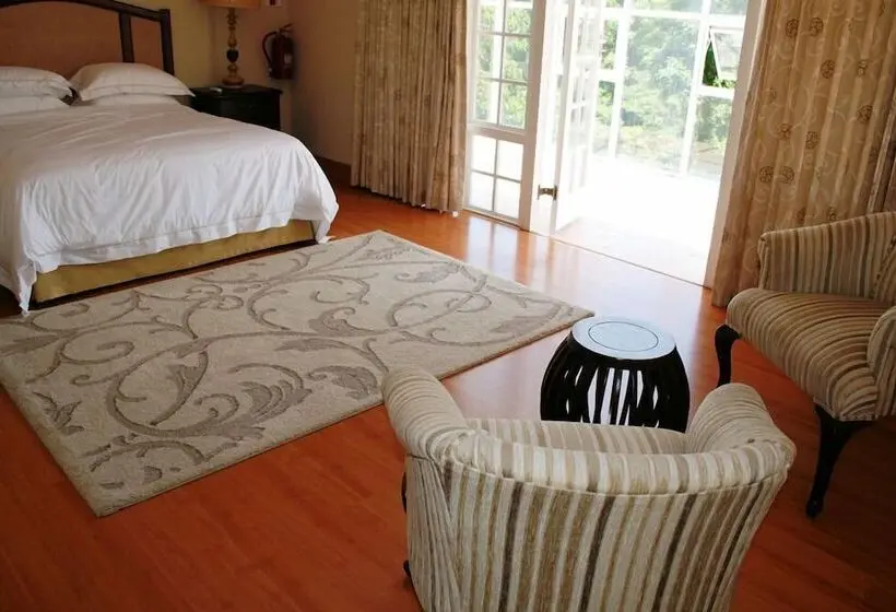 スーペリアースイート, The Whitehouse Bed And Breakfast