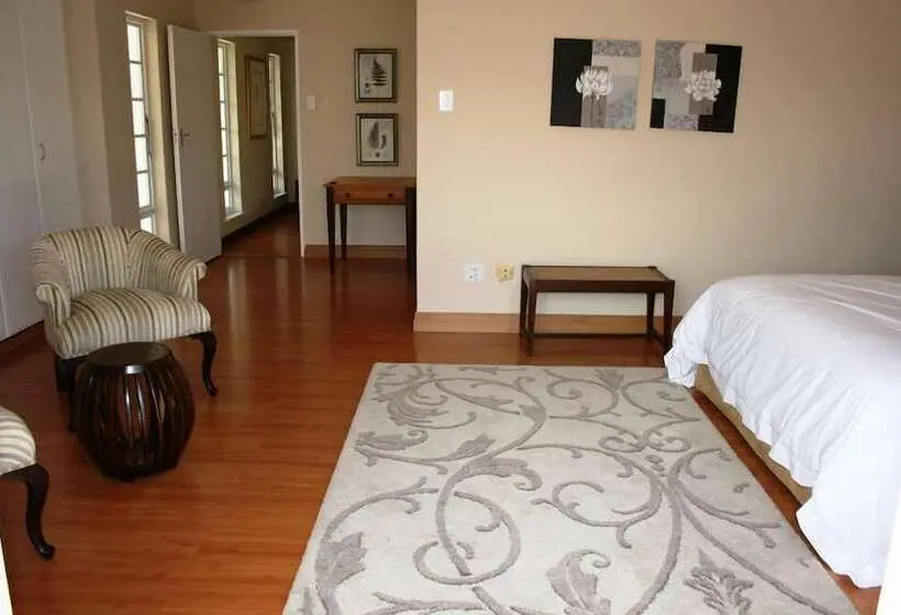 スーペリアースイート, The Whitehouse Bed And Breakfast