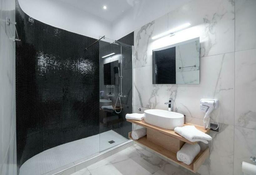 ジュニアスイート, Plaka Arch Suites