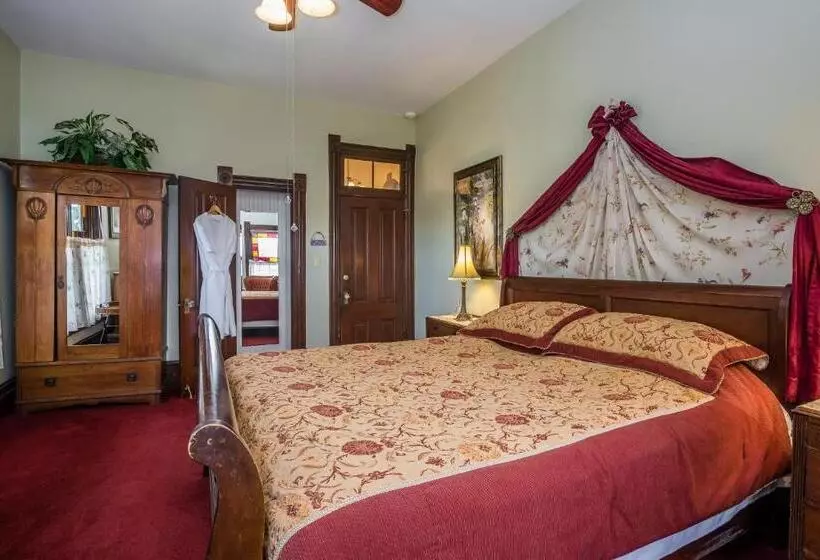 Standard room with outdoor bath, Kaleidoscope Inn & Gardens