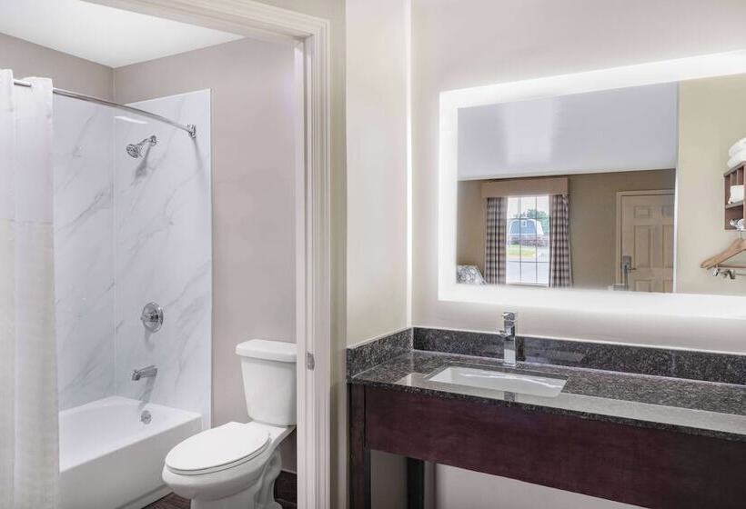 غرفه قياسيه سريرين مزدوجين, Baymont By Wyndham Commerce Ga Near Tanger Outlets Mall