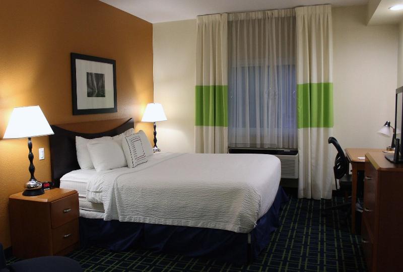 스탠다드 룸 킹사이즈 침대, Fairfield Inn & Suites By Marriott San Francisco San Carlos