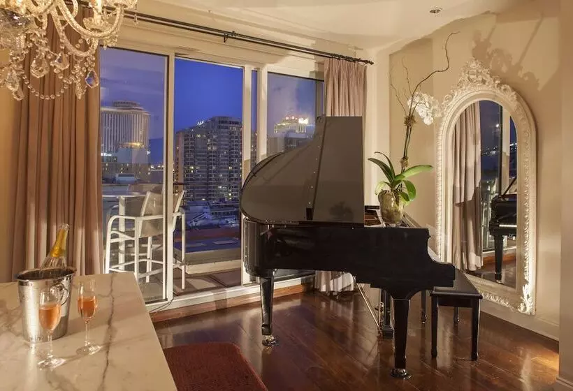 اتاق پنت هاوس, International House
