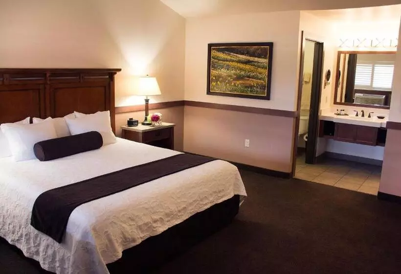 اتاق استاندارد با تخت بزرگ, Jackson Rancheria Casino Resort