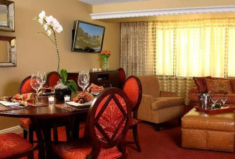 سوئیت 2 خوابه, Jockey Club 2 Bed 2 Ba