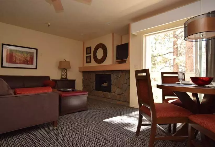 سوییت, The Lodge At Kingsbury Crossing
