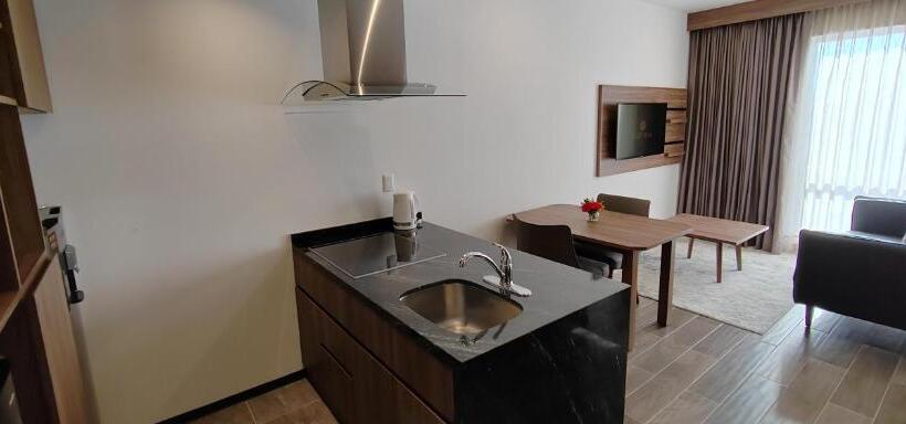 Полулюкс, Fujitaya Querétaro