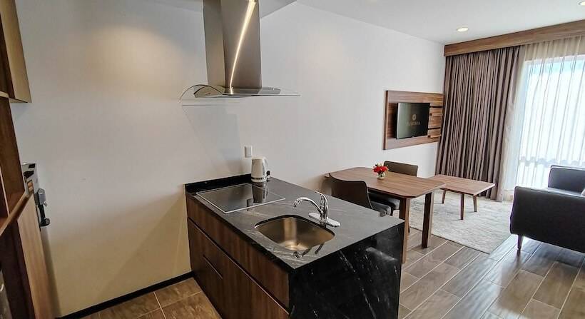 Полулюкс, Fujitaya Querétaro