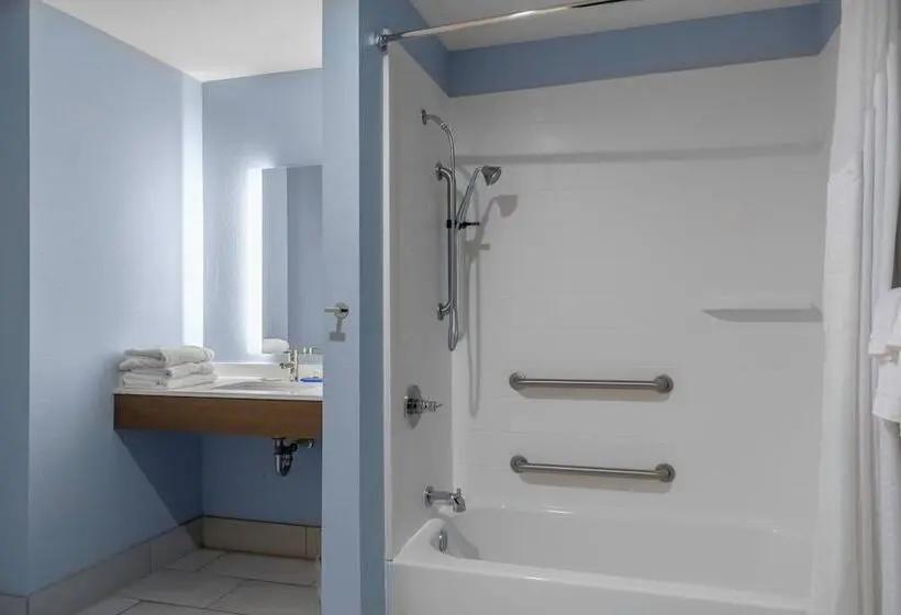 Sviitti Liikuntarajoitteisille, Holiday Inn Express & Suites Leander, An Ihg